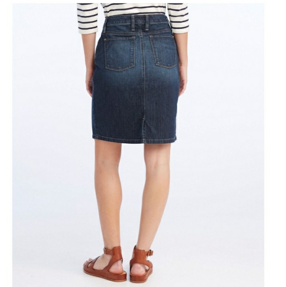 L. L. Bean Favorite Fit Denim Skirt 6 Petite - Picture 2 of 8